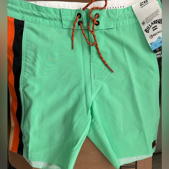 Billabong Men’s Swim Trunks - Picture 1 of 5